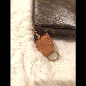 Louis Vuitton pochette